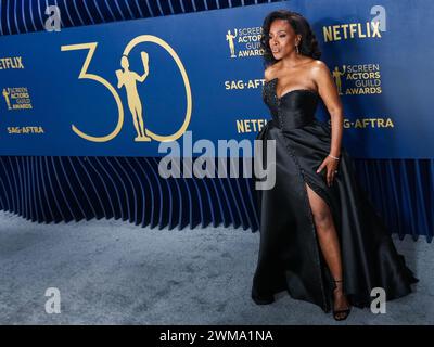 Los Angeles, USA. Februar 2024. Sheryl Lee Ralph geht auf dem roten Teppich bei den Screen Actors Guild Awards, die am Samstag, den 24. Februar 2024, im Shrine Auditorium und in der Expo Hall in Los Angeles, KALIFORNIEN, stattfanden. (Foto: Sthanlee B. Mirador/SIPA USA) Credit: SIPA USA/Alamy Live News Stockfoto