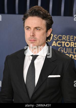 Los Angeles, USA. Februar 2024. Los Angeles, Usa. Februar 2024. Casey Affleck nimmt am Samstag, den 24. Februar 2023, an den 30. Jährlichen sag Awards im Shrine Auditorium and Expo Hall in Los Angeles Teil. Foto: Chris Chew/UPI Credit: UPI/Alamy Live News Credit: UPI/Alamy Live News Stockfoto