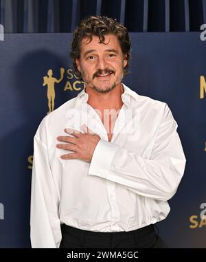 Los Angeles, USA. Februar 2024. Los Angeles, Usa. Februar 2024. Pedro Pascal nimmt am Samstag, den 24. Februar 2023, an den 30. Jährlichen sag Awards im Shrine Auditorium and Expo Hall in Los Angeles, Kalifornien, Teil. Foto: Chris Chew/UPI Credit: UPI/Alamy Live News Credit: UPI/Alamy Live News Stockfoto