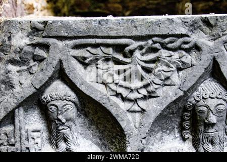 Jerpoint Abbey tipperary Ireland Grabmal im nördlichen Querschiff ist ein weiteres Meisterwerk des Bildhauers Rory O’Tunney. Hochwertige Fotos Stockfoto