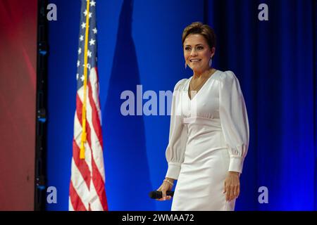 Oxon Hill, Usa. Februar 2024. Kari Lake bei der Konservativen Politischen Aktionskonferenz 2024 in National Harbor, Maryland, USA, am Samstag, den 24. Februar, 2024. Foto: Annabelle Gordon/CNP/ABACAPRESS.COM Credit: abaca Press/Alamy Live News Stockfoto