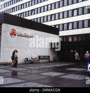 DEU, Deutschland, Dortmund: Persönlichkeiten aus Politik, Wirtschaft und Kultur aus den Jahren 1965-90 Dortmund. Arbeitsamt. Beratung .23.1.1980 Stockfoto