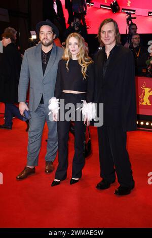 Ronald Zerfeld, Lilith Stangenberg und Lars Eidinger bei der Ankunft zur Abschluss Feier am Berlinale Palast der 74. Internationale Filmfestspiele Berlinale am 24.02.2024 in Berlin Berlinale 2024- Abschlussfeier Stockfoto