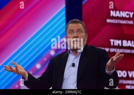 National Harbor, Maryland, USA. Februar 2024. TIM BALLARD, ehemaliger CEO der Operation Underground Railroad, beim CPAC DC 2024. Quelle: ZUMA Press, Inc./Alamy Live News Stockfoto