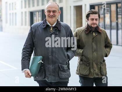 London, Großbritannien. Februar 2024. Ed Davey, Sir Edward Davey, Leader of the Liberal Democrats, britischer Politiker, wird im BBC Broadcasting House in Central London für einen Auftritt in den Sonntagmorgen-Sendungen gesehen. Quelle: Imageplotter/Alamy Live News Stockfoto