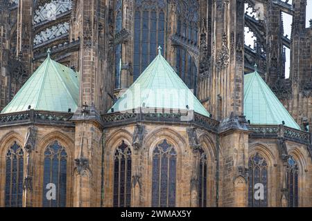 Prag, Tschechische Republik - Januar 2024: Details zum St. Veitsdom in Prag. Stockfoto