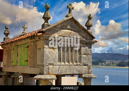 Horreos/Maisspeicher, Combarro, O Grove, Ria de Provinz Pontevedra, Pontevedra, Galizien, Spanien Stockfoto