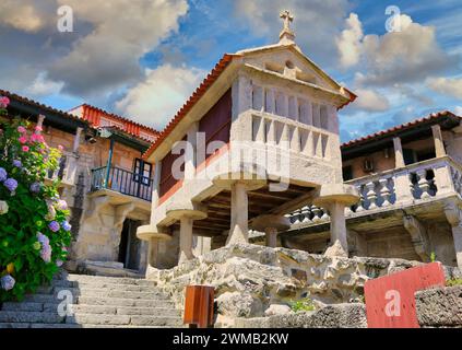 Horreos/Maisspeicher, Combarro, O Grove, Ria de Provinz Pontevedra, Pontevedra, Galizien, Spanien Stockfoto