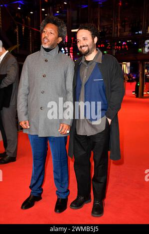 Jhon Narvaez und Nelson Carlos de Los Santos Arias bei der Abschlusszeremonie mit Preisverleihung auf der Berlinale 2024 / 74. Internationale Filmfestspiele Berlin im Berlinale Palast. Berlin, 24.02.2024 *** Jhon Narvaez und Nelson Carlos de Los Santos Arias bei der Abschlusszeremonie mit Preisverleihung bei der Berlinale 2024 74 Berlin International Film Festival im Berlinale Palast Berlin, 24 02 2024 Foto:Xn.xKubelkax/xFuturexImagex preisverleihung 4307 Stockfoto