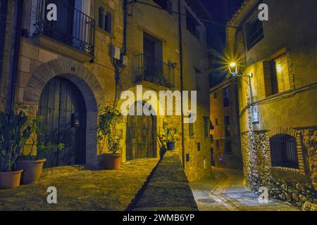 Mittelalterliche Stadt Alquezar, Provinz Huesca, Aragon, Spanien. Nachtblick Stockfoto