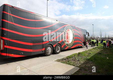 Almere, Niederlande. Februar 2024. ALMERE, 25.02.2024, Yanmar Stadium, Saison 2023/2024, niederländischer Eredivisie Football. Feyenoord vor dem Spiel Almere City - Feyenoord Credit: Pro Shots/Alamy Live News Stockfoto