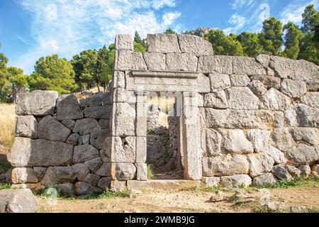 Der Tempel der Diana in Cefalu, im Felsen ( rocca) mit megalithischen Mauern gelegen, Sizilien, Italien Stockfoto