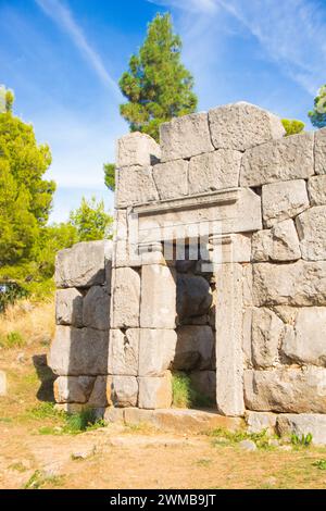 Der Tempel der Diana in Cefalu, im Felsen ( rocca) mit megalithischen Mauern gelegen, Sizilien, Italien Stockfoto