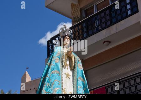 Jungfrau der Auferstehung Ostersonntag nach der glorreichen Begegnung mit dem auferstandenen Christus auf der Plaza Mayor der Stadt Torrent, Valencia (Spanien) Stockfoto