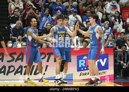 Pasig City, Metro Manila, Philippinen. Februar 2024. Mehrere Spieler der Philippinen feiern ihren Sieg gegen Chinesisch-Taipeh. (Kreditbild: © Dennis Jerome Acosta/Pacific Press via ZUMA Press Wire) NUR REDAKTIONELLE VERWENDUNG! Nicht für kommerzielle ZWECKE! Stockfoto