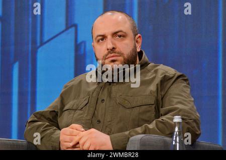 Ukrainischer Verteidigungsminister Rustem Umerov besucht die Ukraine. Konferenz zum Jahr 2024, während Russlands Angriff auf die Ukraine, am 25. Februar 2024 in Kiew, Ukraine. (Foto: /SIPA USA) Credit: SIPA USA/Alamy Live News Stockfoto