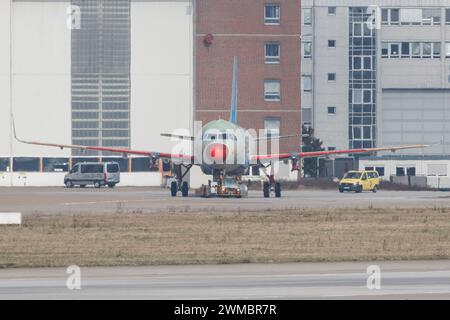 Der Airbus A321-253NX A21N der Fluglinie China Southern Airlines CZ / CSN mit der Test-Registrierung D-AVXM MSN: 10396, zukünftige Registrierung B-324P, rollt am Flughafen Hamburg Finkenwerder EDHI/XFW. Hamburg Hamburg Deutschland *** der Airbus A321 253NX A21N von China Southern Airlines CZ CSN mit der Testregistrierung D AVXM MSN 10396 , zukünftige Registrierung B 324P, fährt am Flughafen Hamburg Finkenwerder EDHI XFW Hamburg Deutschland Stockfoto