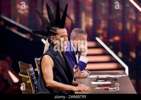 Die Juroren Jorge Gonzalez, Motsi Mabuse und Joachim Llambi bei der 17. Staffel der RTL-Tanzshow Let s Dance im MMC Coloneum. Köln, 23.02.2024 NRW Deutschland *** die Richter Jorge Gonzalez, Motsi Mabuse und Joachim Llambi bei der 17. Staffel der RTL Tanzshow Let s Dance im MMC Coloneum Köln, 23 02 2024 NRW Deutschland Copyright: XChristophxHardtx Stockfoto