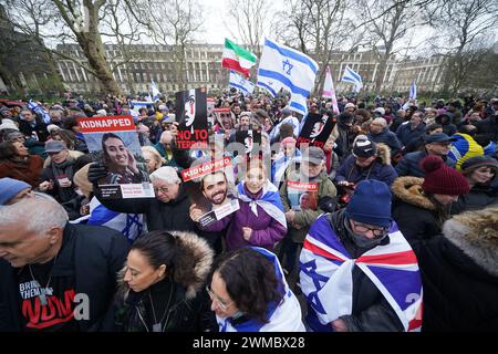 Leute, die an der "Nein zum Terror"-Kundgebung am Tavistock Square im Zentrum von London teilnehmen. Bilddatum: Sonntag, 25. Februar 2024. Stockfoto