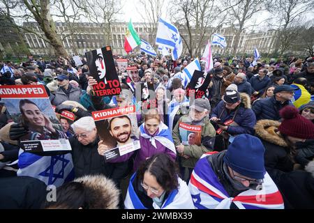 Leute, die an der "Nein zum Terror"-Kundgebung am Tavistock Square im Zentrum von London teilnehmen. Bilddatum: Sonntag, 25. Februar 2024. Stockfoto