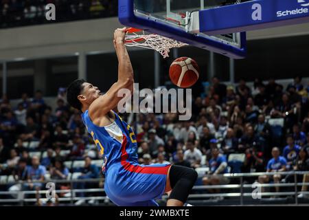 Pasig City, Philippinen. Februar 2024. Japeth Aguilar von den Philippinen dunkelt während des Gruppenspiels B zwischen Chinesisch Taipeh und den Philippinen beim FIBA Asia Cup 2025 Qualifying in Pasig City, Philippinen, am 25. Februar 2024. Quelle: Rouelle Umali/Xinhua/Alamy Live News Stockfoto