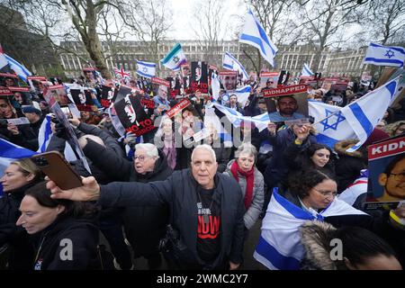 Leute, die an der "Nein zum Terror"-Kundgebung am Tavistock Square im Zentrum von London teilnehmen. Bilddatum: Sonntag, 25. Februar 2024. Stockfoto