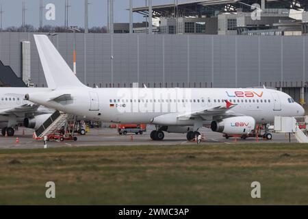 Der Airbus A320-232 A320 der Fluglinie LEAV Aviation mit der Registrierung D-ANDI MSN: 3674 parkt am Flughafen Hamburg Airport EDDH/HAM. Hamburg Hamburg Deutschland *** der Airbus A320 232 A320 der Fluggesellschaft LEAV Aviation mit der Registrierung D ANDI MSN 3674 steht am Flughafen Hamburg EDDH HAM Hamburg Deutschland Stockfoto