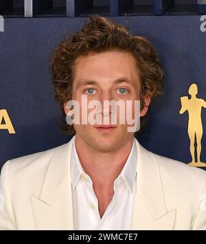 Jeremy Allen White nimmt am 24. Februar 2024 an den 30. Jährlichen Screen Actors Guild Awards im Shrine Auditorium und der Expo Hall in Los Angeles Teil. Foto C Flanigan/imageSPACE Stockfoto