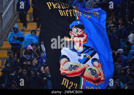 Lecce, Italien. Februar 2024. Foto Giovanni Evangelista/LaPresse 25 Febbraio 2024 Lecce, Italia - Sport, calcio - U.S. Lecce vs F.C. Inter - Campionato Serie A Tim 2023/24 - Stadio E. Giardiniero - Via del Mare. Nella Foto: la curva dei tifosiPic Giovanni Evangelista/LaPresse 25. Februar 2024 Lecce, Italien - Sport, Fußball - U.S. Lecce vs F.C. Inter - italienische Meisterschaftsserie A Tim 2023/24 - E. Giardiniero - Via del Mare Stadium. Im Bild: LaPresse/Alamy Live News Stockfoto