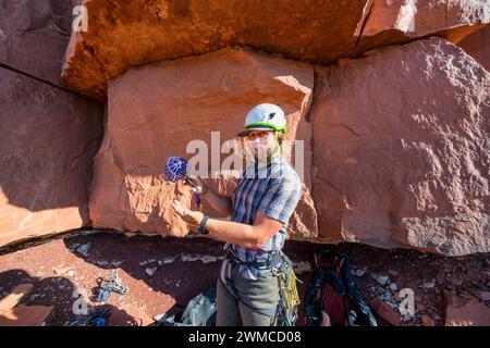 Klettersteige am Castleton Tower in der Nähe von Moab, Utah, USA Stockfoto