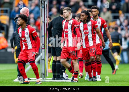 Wolverhampton, Großbritannien. Februar 2024. Sheffield-Spieler stehen vor dem Spiel der Premier League zwischen den Wolverhampton Wanderers und Sheffield United am 25. Februar 2024 in Molineux, Wolverhampton, England. Foto von Stuart Leggett. Nur redaktionelle Verwendung, Lizenz für kommerzielle Nutzung erforderlich. Keine Verwendung bei Wetten, Spielen oder Publikationen eines einzelnen Clubs/einer Liga/eines Spielers. Quelle: UK Sports Pics Ltd/Alamy Live News Stockfoto