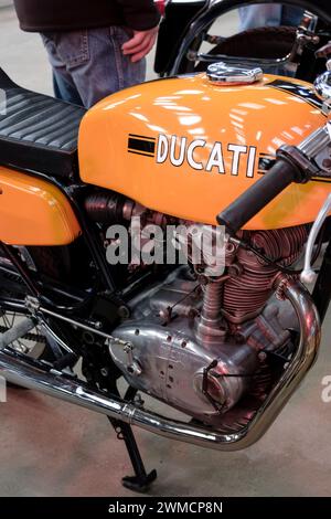 Die Bristol Classic Motorcycle Show 2024 A 1975 Ducati 350 Mark III Stockfoto