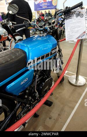 Die Bristol Classic Motorcycle Show 2024 eine luftgekühlte Yamaha RD400, 1970er Jahre Stockfoto