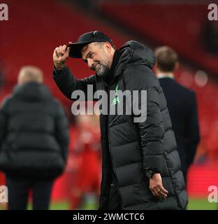 London, Großbritannien. Februar 2024. Jurgen Klopp (Liverpool-Manager) feiert den Sieg beim Finale des Chelsea gegen Liverpool Carabao Cup im Wembley Stadium, London, Großbritannien am 25. Februar 2024. Quelle: Paul Marriott/Alamy Live News Stockfoto
