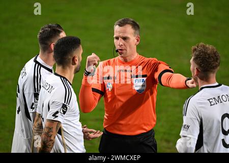 Eupen, Belgien. Februar 2024. Schiedsrichter Nathan Verboomen, dargestellt während eines Fußballspiels zwischen KAS Eupen und Cercle Brugge am Sonntag, den 25. Februar 2024 in Eupen, am 27. Tag der ersten Liga der Jupiler Pro League 2023-2024. BELGA FOTO JOHN THYS Credit: Belga News Agency/Alamy Live News Stockfoto