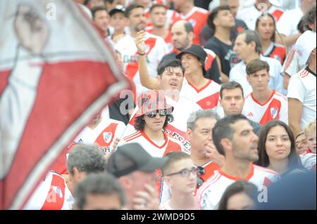 Buenos Aires, Argentinien, 25. Februar 2024. River Plate Fans während des Spiels zwischen River Plate und Boca Juniors. Quelle: Workphotoagencia/Alamy Live News Stockfoto