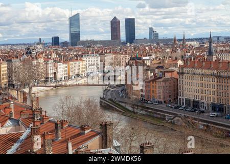 Der Fluss Saône und die Passerelle Saint-Vincent in Lyon, Frankreich. Stockfoto