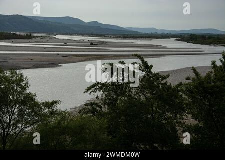 Die Vjosa, Europas letzter ungezähmter Fluss von der Quelle bis zur Mündung Stockfoto