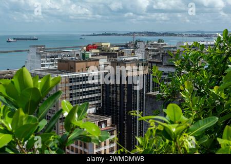 Salvador, Bahia, Brasilien - 07. März 2015: Blick auf die Bucht Allerheiligen im historischen Zentrum der Stadt Salvador, Bahia. Stockfoto