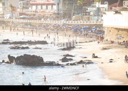 Salvador, bahia, brasilien - 12. November 2023: Blick vom Gipfel des Praia da Barra in der Stadt Salvador, Bahia. Stockfoto