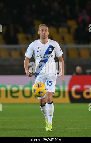 Lecce, Italien. Februar 2024. Davide Frattesi vom FC Internazionale während des Spiels der Serie A TIM zwischen US Lecce und FC Internazionale im Stadio Ettore Giardiniero – Via del Mare, Lecce, Italien am 25. Februar 2024. Quelle: Nicola Ianuale/Alamy Live News Stockfoto