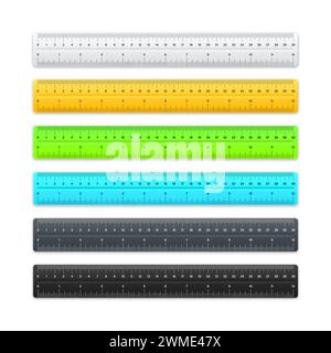 Realistische verschiedene Plastiklineale mit Messskala und -Teilung, Messmarken. Schule Lineal, Zentimeter-und Zoll-Skala für die Längenmessung Stock Vektor