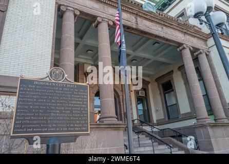 HOBOKEN, N.J. – 24. Februar 2024: Die Hoboken City Hall befindet sich in der Washington Street in Hoboken, New Jersey. Stockfoto