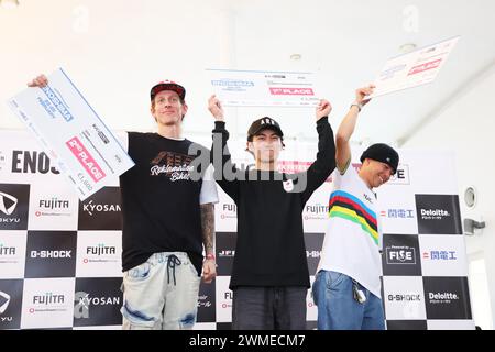 Kanagawa, Japan. Februar 2024. (L-R) Prevost Jean William (CAN), Yu Katagiri, Yu Shoji (JPN) BMX: Enoshima Wave fest UCI BMX Freestyle Park & Flatland World Cup, Men's Flatland Award Zeremonie bei Enoshima in Kanagawa, Japan. Quelle: Yohei Osada/AFLO SPORT/Alamy Live News Stockfoto