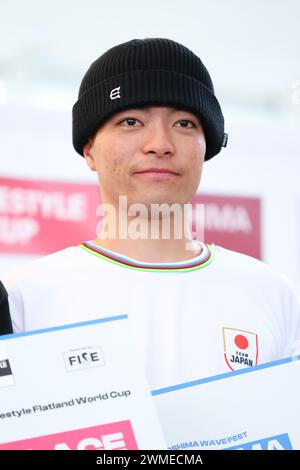 Kanagawa, Japan. Februar 2024. Yu Shoji (JPN) BMX : Enoshima Wave fest UCI BMX Freestyle Park & Flatland World Cup, Men's Flatland Award Award Zeremonie bei Enoshima in Kanagawa, Japan. Quelle: Yohei Osada/AFLO SPORT/Alamy Live News Stockfoto