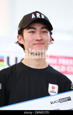 Kanagawa, Japan. Februar 2024. Yu Katagiri (JPN) BMX : Enoshima Wave fest UCI BMX Freestyle Park & Flatland World Cup, Men's Flatland Award Award Zeremonie bei Enoshima in Kanagawa, Japan. Quelle: Yohei Osada/AFLO SPORT/Alamy Live News Stockfoto