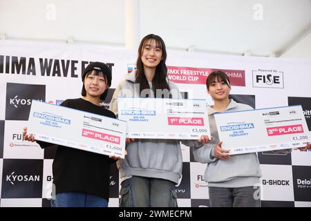 Kanagawa, Japan. Februar 2024. (L-R) Ayuna Miyashima, Nina Suzuki, Yui Kiyomune (JPN) BMX: Enoshima Wave fest UCI BMX Freestyle Park & Flatland World Cup, Women's Flatland Award Zeremonie bei Enoshima in Kanagawa, Japan. Quelle: Yohei Osada/AFLO SPORT/Alamy Live News Stockfoto