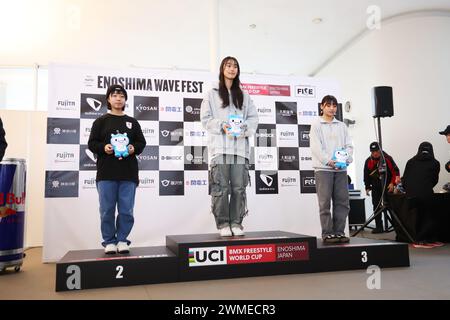 Kanagawa, Japan. Februar 2024. (L-R) Ayuna Miyashima, Nina Suzuki, Yui Kiyomune (JPN) BMX: Enoshima Wave fest UCI BMX Freestyle Park & Flatland World Cup, Women's Flatland Award Zeremonie bei Enoshima in Kanagawa, Japan. Quelle: Yohei Osada/AFLO SPORT/Alamy Live News Stockfoto