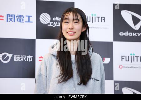 Kanagawa, Japan. Februar 2024. Nina Suzuki (JPN) BMX: Enoshima Wave fest UCI BMX Freestyle Park & Flatland World Cup, Women's Flatland Award Award Zeremonie bei Enoshima in Kanagawa, Japan. Quelle: Yohei Osada/AFLO SPORT/Alamy Live News Stockfoto