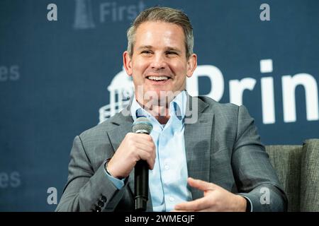 Washington, Usa. Februar 2024. Der ehemalige US-Repräsentant Adam Kinzinger (R-IL) sprach auf dem Principles First Summit, der im Conrad Hotel in Washington, DC stattfindet. Credit: SOPA Images Limited/Alamy Live News Stockfoto